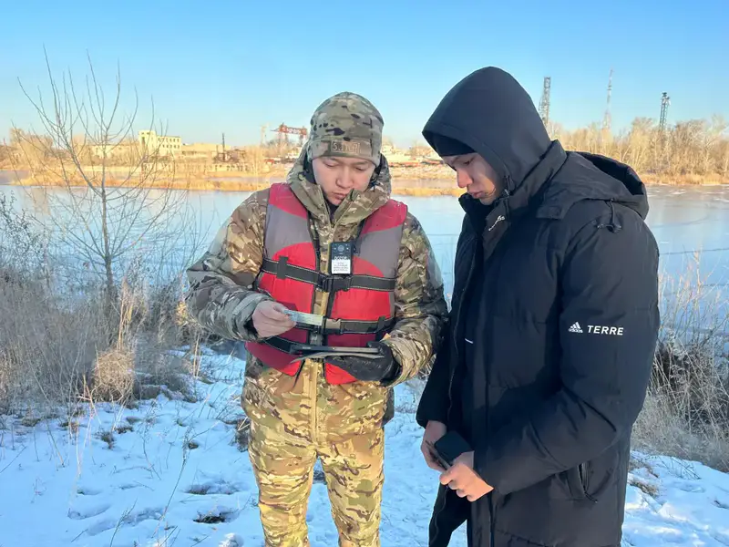 МЧС предупреждает: выход на тонкий лёд крайне опасен (2)