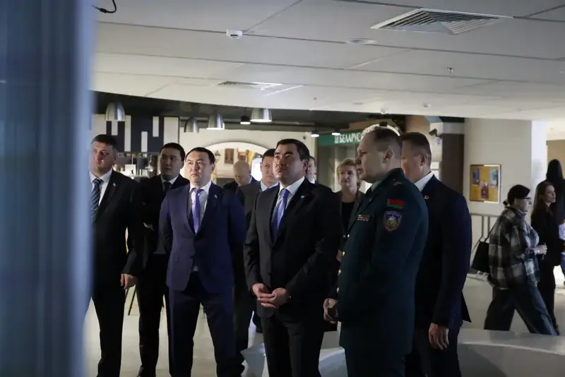 Чингис Аринов высоко оценил уровень организации и оснащённости МЧС Беларуси Астане