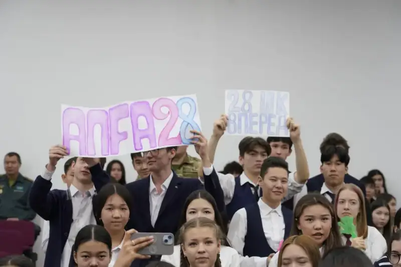 Итоги конкурса военно-патриотической песни среди жассарбазовцев подвели в Астане (3)