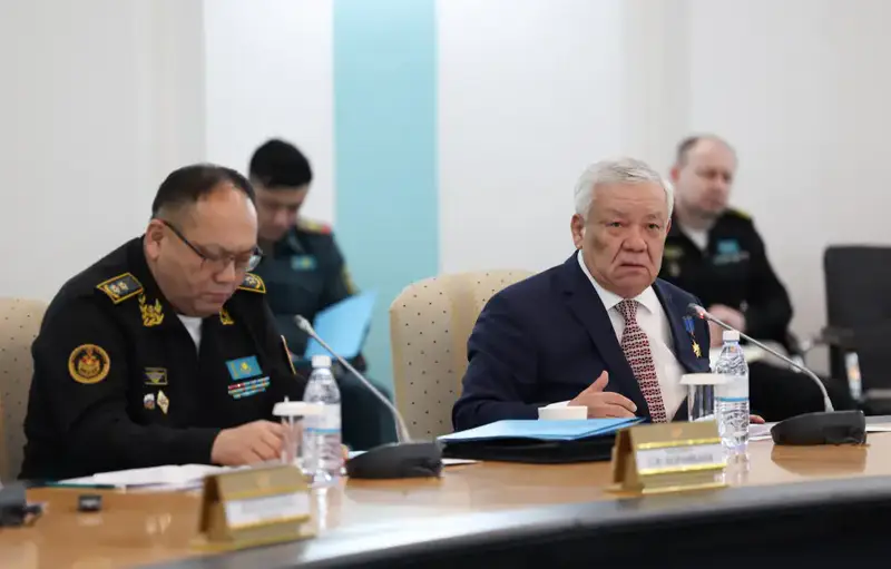 Депутаты, эксперты и представители госорганов обсудили вопросы повышения привлекательности воинской службы (8)