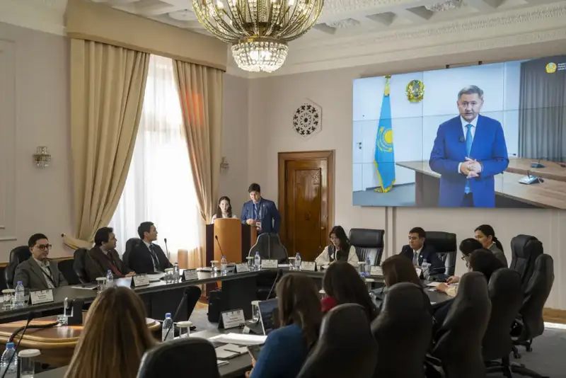 СОВЕТ МОЛОДЫХ УЧЕНЫХ: РЕСПУБЛИКАНСКИЙ КРУГЛЫЙ СТОЛ ПО ВОПРОСАМ НАУЧНО-ТЕХНОЛОГИЧЕСКОГО РАЗВИТИЯ (5)