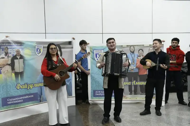 Столичные спортсмены, защищавшие честь страны в Японии, вернулись домой (6)