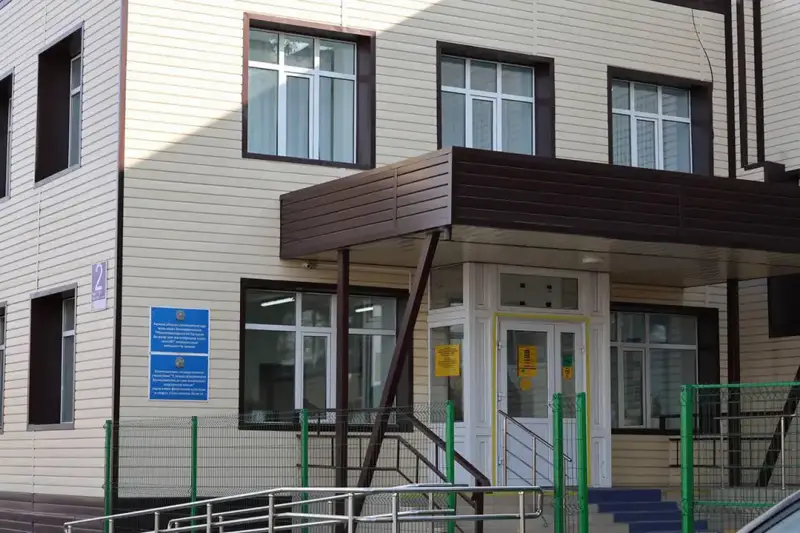 В Макинске завершается строительство современного бассейна (2)