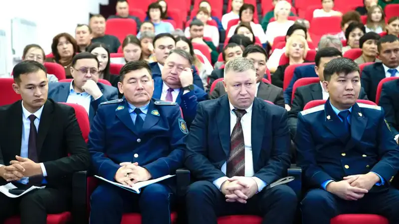 Советник Президента РК провел встречу с жителями района Улкен Нарын (7)