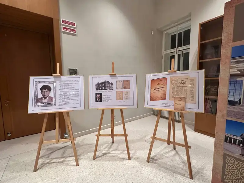 Делегация Северо-Казахстанской области во главе с Гауезом Нурмухамбетовым возложила цветы к памятнику великому казахскому писателю и мыслителю Абаю в городе Казань (6)