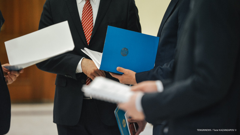 Часы на паузе: госслужащие области Абай отвергли предложение о смене рабочего графика Астане