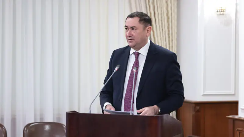 Во время брифинга в правительстве вице-министр здравоохранения Тимур Муратов обсудил вопрос о дженериках и оригинальных лекарствах, вспомнив о виагре и своем прошлом опыте работы урологом. Астане