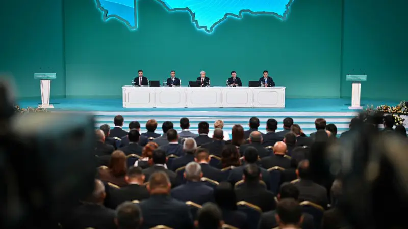 Крики о помощи из асфальтового плена: Токаев призывает акиматов услышать жалобы казахстанцев Астане