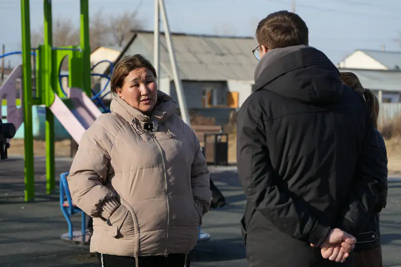 Жительница района СМП (Астана) Гульнур разговаривает с журналистом. ©️ / Маржан Куандыкова