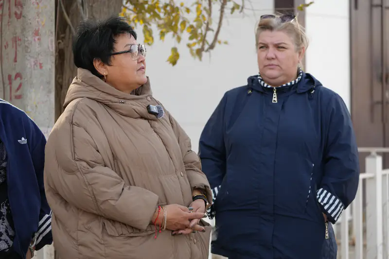 Две жительницы Кирпичного, Астана. ©️ / Маржан Куандыкова