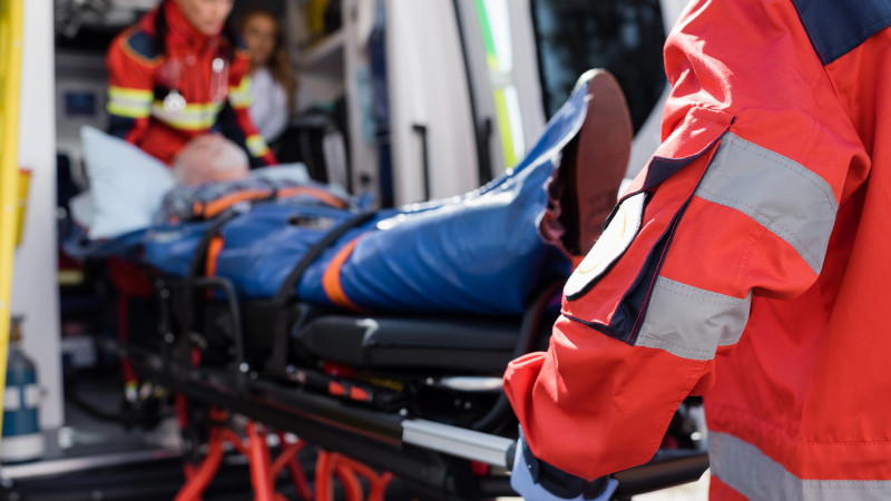 Обрушение облицовки и кондиционера с девятиэтажного дома в Астане: есть пострадавшие Астане