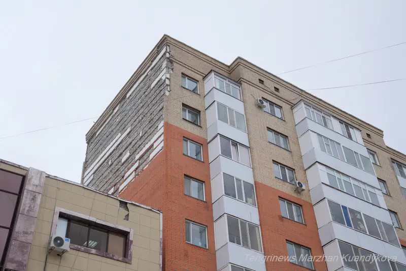 Обрушение облицовки в Астане