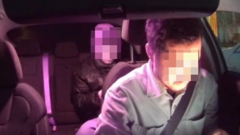 Глухонемой таксист обманут: пассажир исчез, не заплатив Астане