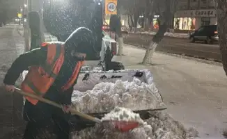Астана: Снегопад и спецтехника в ночной битве!
