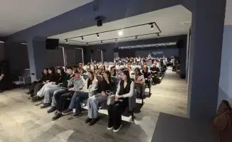 Уроки цифровой грамотности в Астане: подготовка студентов к безопасному поведению в интернете