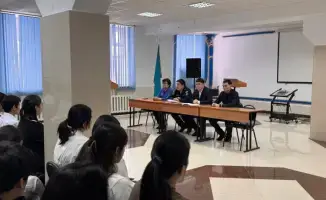 Студенты колледжа экономики и права Астаны обсуждают важность ответственности граждан в вопросах безопасности