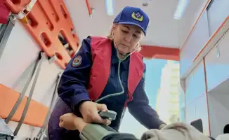 Опыт фельдшера Даны Доскалиевой: как 25 лет в медицине влияют на работу МЧС в Атырау