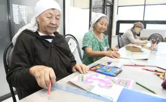 В Астане более 17 тысяч пенсионеров активно участвуют в жизни города через занятия в Центре активного долголетия