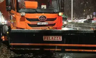 Уборка снега в Алматы: 580 единиц спецтехники и 2500 рабочих на круглосуточном дежурстве