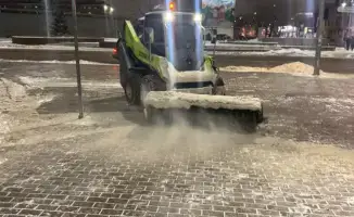 В Астане 2 844 дорожных рабочих и 1 337 единиц техники трудятся над уборкой снега