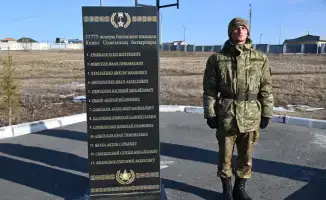 День батыров в Караганде: солдаты воинской части 31775 возложили цветы на Аллее батыров