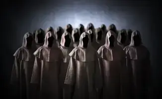 Опасные секты: последствия манипуляции сознанием и потеря личной идентичности