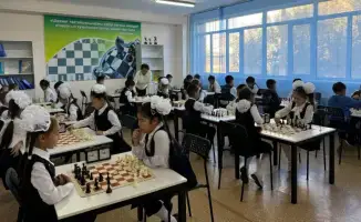 Шахматы в Караганде: дети осваивают стратегию с детства