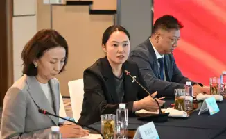 Аким Алматы Дархан Сатыбалды встретился с Yuexing Group для обсуждения сотрудничества