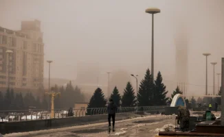 Астана в тумане: Байтерек потерялся в облаках