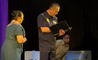 На сцене театра "Жастар" в Астане состоялась премьера спектакля "Соңғы аялдама" о проблемах наркомании