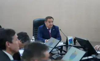 Аким Акмолинской области Марат Ахметжанов обсуждает социально-экономическое развитие с общественным советом, акцентируя внимание на агропромышленном комплексе и параспорте