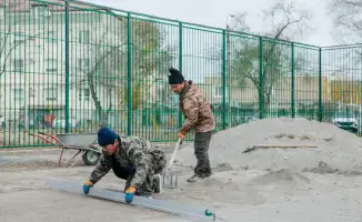 В Атырау завершается строительство игровых и спортивных площадок в рамках проекта "Бюджет народного участия"