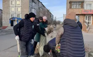 Молодёжь области Ұлытау активно участвует в субботниках в рамках акции 'Чистый Казахстан'