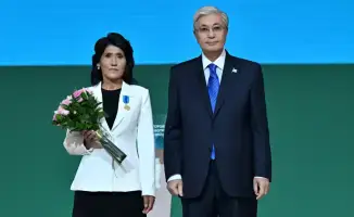 На втором Форуме работников сельского хозяйства Касым-Жомарт Токаев вручил награды 30 работникам отрасли