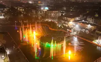 Шымкент: фонтан, который поет и танцует огнем!