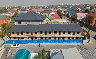 В Алматы сносят незаконное строение: судебный молот разрушает иллюзии