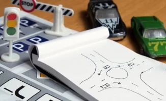 Заголовок: "МВД Казахстана запускает новую эру автошкол: борьба с фальшивыми лицензиями" 

Важные изменения в сфере образования водителей ожидают Казахстан. Министерство внутренних дел страны анонсировало возобновление выдачи разрешений на открытие автошк