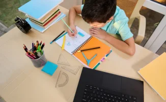 Главный санитарный врач Казахстана Сархат Бейсенова о переводе школьников на онлайн-обучение: уровень заболеваемости гриппом и ОРВИ в школах страны