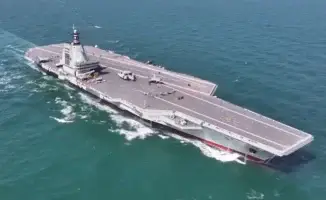 Китай запускает первый в мире неядерный авианосец с электромагнитными катапультами