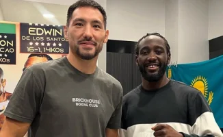 Теренс Кроуфорд обратился к Жанибеку Алимханулы после объявления о бое за три титула в суперсреднем весе