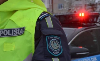 Полиция Астаны начала расследование после обрушения облицовки и кондиционера, в результате которого пострадали пятеро человек