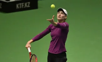 Елена Рыбакина обыграла Игу Швентек на Итоговом турнире WTA