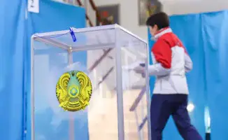 Выборы под давлением: Токаев поручил оценить систему выборности районных акимов на фоне усталости граждан от политических кампаний