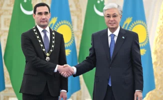 Сердар Бердымухамедов удостоен высшей государственной награды Казахстана, Касым-Жомарт Токаев вручил президенту Туркменистана орден 'Алтын Қыран'