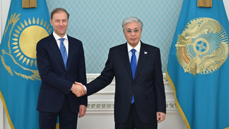 Токаев и Мантуров обсудили ключевые вопросы сотрудничества, что может укрепить экономические связи между Казахстаном и Россией Астане