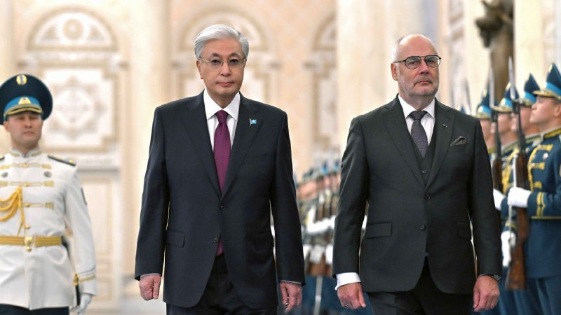 Токаев и президент Эстонии обсуждают укрепление двусторонних отношений в Астане Астане