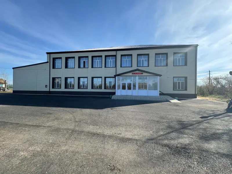 Обновленная школа в селе Оркен