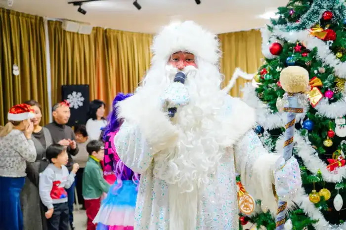 Новогоднюю елку для особенных детей провела столичная АНК (3)