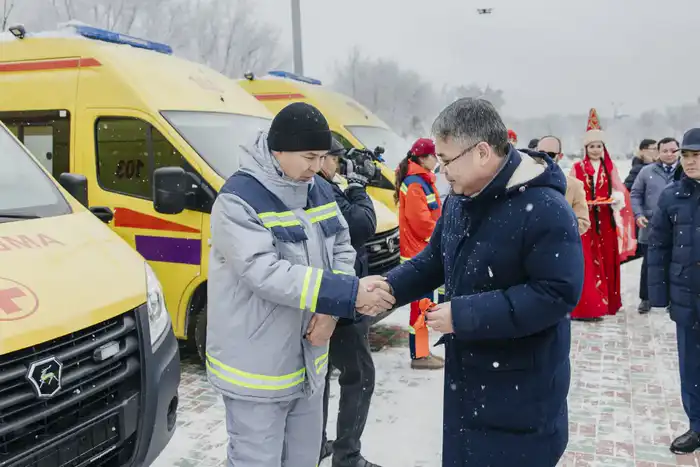 В Атырау пополнился автопарк службы скорой помощи (3)
