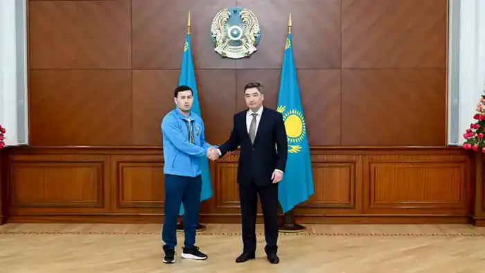 Еркебулан Канафин и тренер Сергей Дмитренко получили орден «Құрмет» за достижения на Сурдлимпиаде в Токио Астане